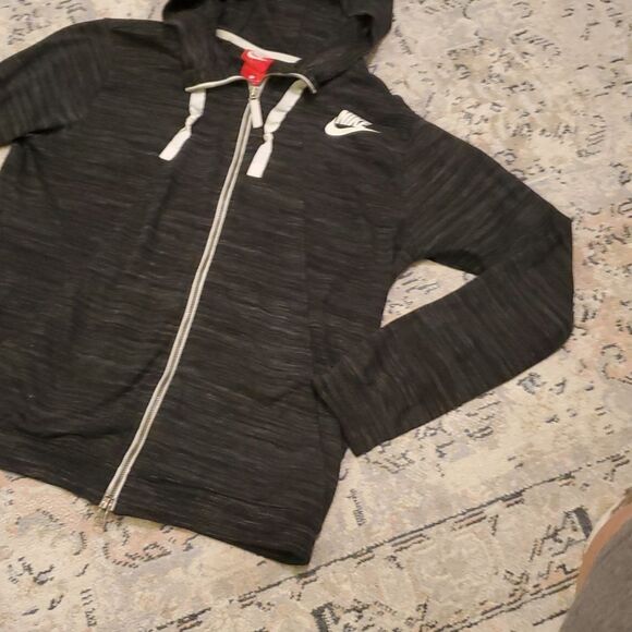 Nike Women's Sports Black/Multil Printed Hooded Jacket (924081-010) Size L - Picture 5 of 7